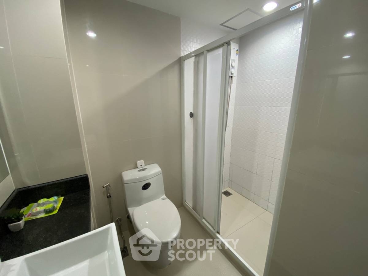 picture Great Value 1-BR The Kris Ratchada 17, 400m To MRT Sutthisan (ID 619120) - 2/11