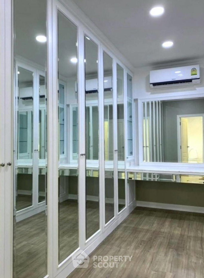 รูป บ้าน 3 ห้องนอน ขาย พร้อมเลี้ยงสัตว์ Centro Ramintra-Chatuchot เขตสายไหม (ID 1393973) - รูปที่ 21/43