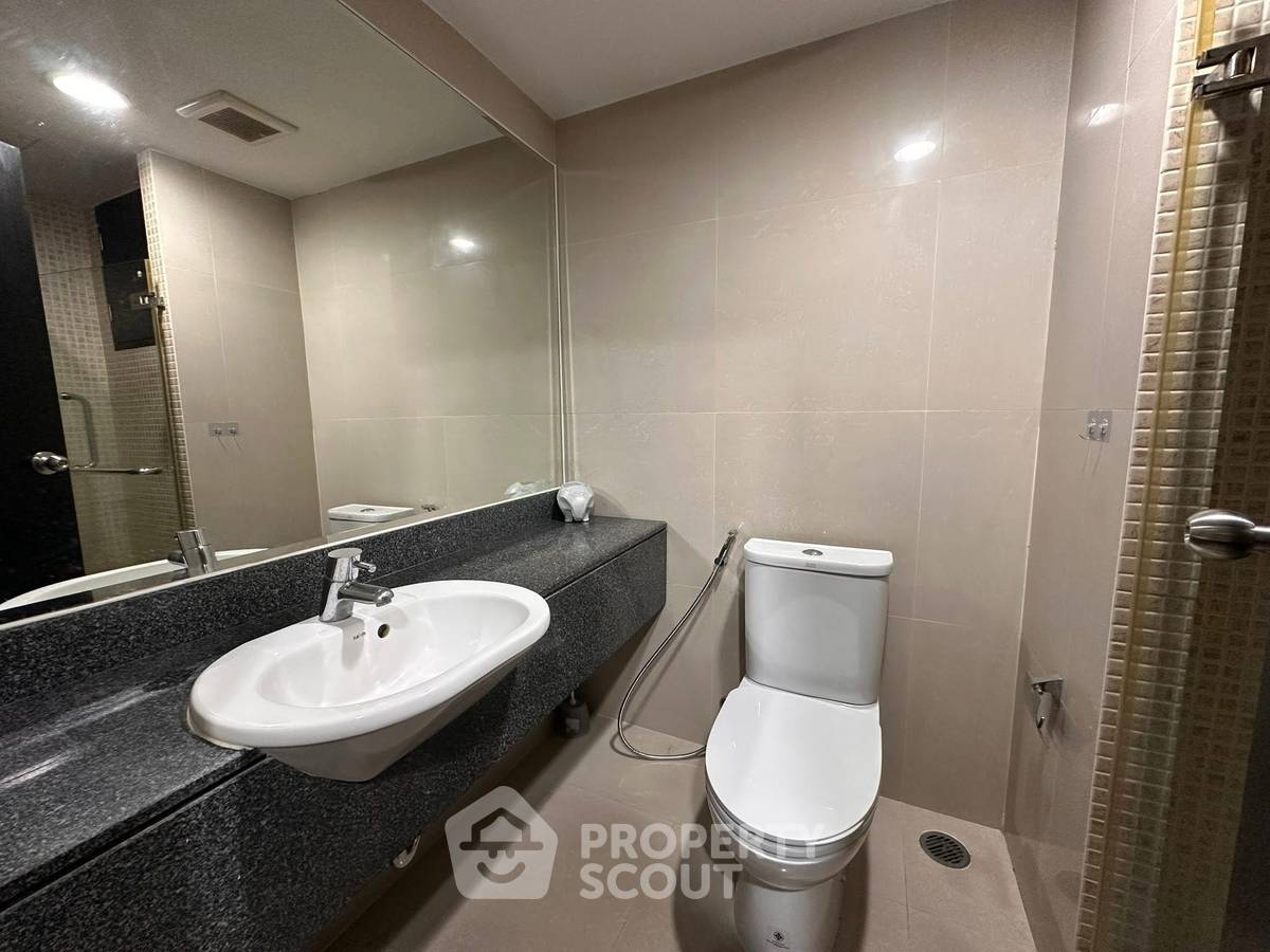 picture 3-BR 85 Sqm Condo For Sale at The Kris Ratchada 17, 400m to MRT Sutthisan (ID 2280401) - 12/12