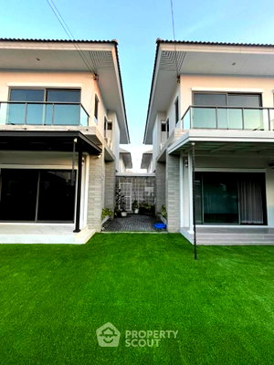 บ้านเดี่ยว มาร์เก็ต วิลเลจ สุวรรณภูมิ : บ้านแฝด 6 ห้องนอน สำหรับขาย ใน บางพลีใหญ่ บางพลี สมุทรปราการ (ID 1110259)