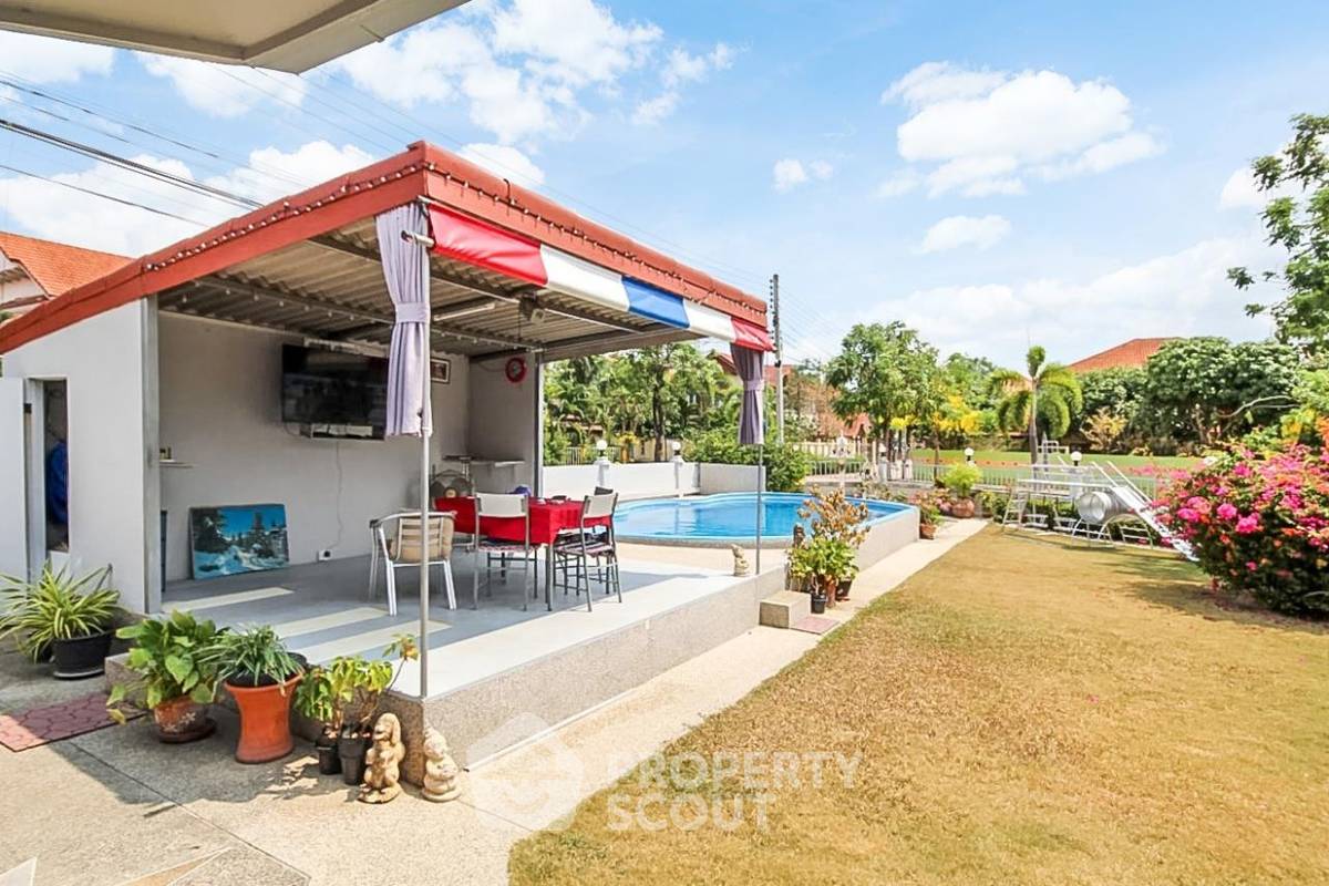 รูป ขายวิลล่า 4 ห้องนอน ใกล้ นาจอมเทียน | บางเสร่ เลค แอนด์ รีสอร์ท คอนโดมิเนียม (ID 1553053) - รูปที่ 2/9