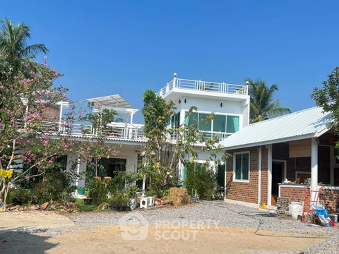 บ้านเดี่ยว 4 ห้องนอน สำหรับขาย ในสามร้อยยอด (108 ตร.ม.) (ID 1355256)