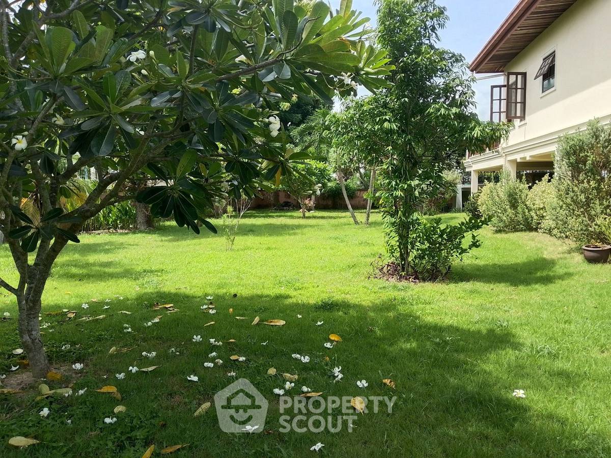 รูป วิลล่า 3 ห้องนอน พื้นที่ 300 ตร.ม. สำหรับขาย ใน ห้วยใหญ่ ชลบุรี (ID 2146445) - รูปที่ 17/18
