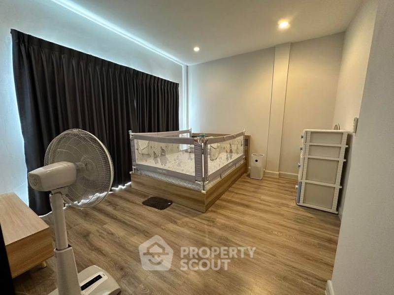รูป ทาวน์โฮม 4 ห้องนอน ขาย ที่ Verve Petchkasem 81 ใกล้หนองแขม (ID 2150518) - รูปที่ 8/9