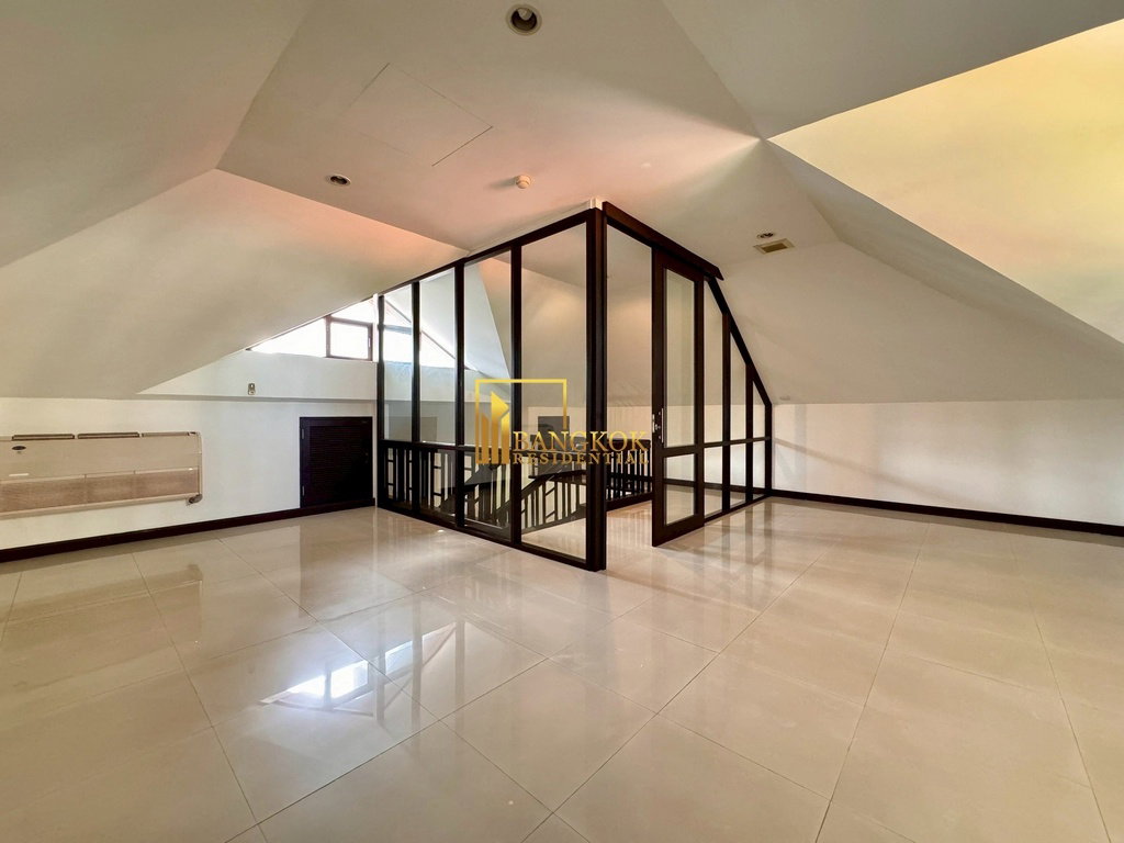 รูป Baan Sukhumvit 18 - Stunning 4 Bed House With Private Pool - BR28270SH - รูปที่ 42/45