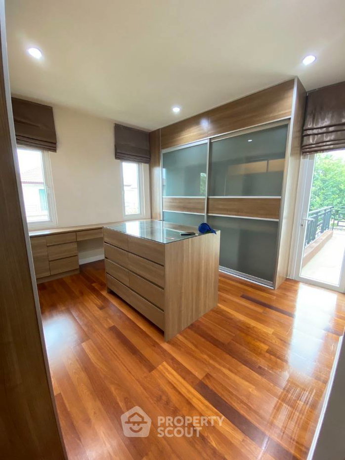 รูป บ้าน 5 ห้องนอน 410 ตร.ม. ปรับได้กับสัตว์เลี้ยง วิลล่า นครินทร์ อ่อนนุช-วงแหวน ใกล้สนามบินสุวรรณภูมิ (ID 1308477) - รูปที่ 19/41