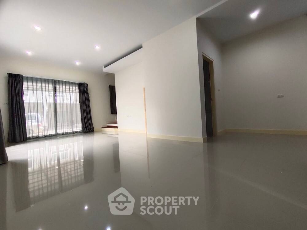 รูป ทาวน์โฮม 3 ห้องนอน ขาย วิชั่น สมาร์ท ไลฟ์ บางบัวทอง นนทบุรี (ID 2150485) - รูปที่ 3/10