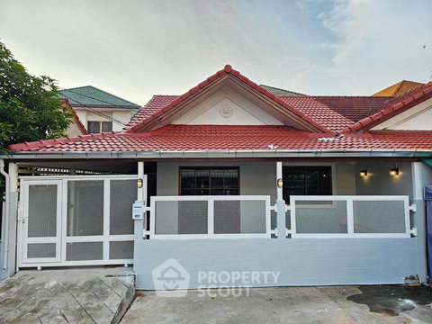 บ้าน 2 ห้องนอน ขาย ใกล้ อีสต์พัทยา โชคชัยวิลเลจ 2 เลี้ยงสัตว์ได้ (ID 2135138)