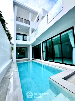 บ้านเดี่ยว หนองปรือ ชลบุรี : ขายวิลล่า 5 ห้องนอน พร้อมสระว่ายน้ำ โครงการ Pool Villa Jomtien พัทยา (ID 2118499)