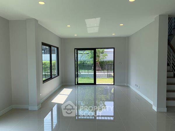 รูป บ้านเดี่ยว 4 ห้องนอน ขาย Centro บางนา กม.7 ใกล้บางแก้ว (ID 2150290) - รูปที่ 2/10