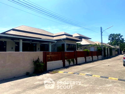 Houses for sale Hua Hin Bus Station : 3-BR Villa, Hua Hin Hill Village 2, 300 Sqm, Nong Kae (ID 2172267)