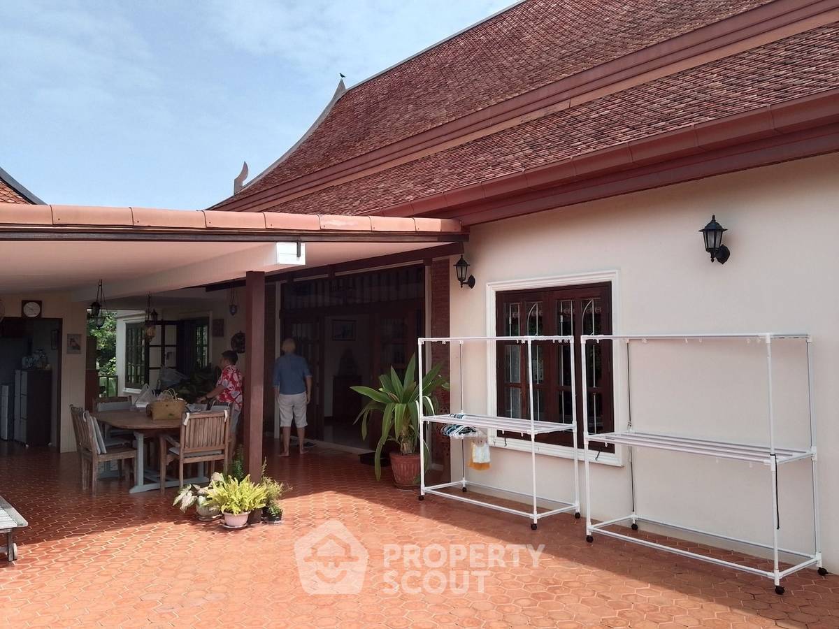 รูป วิลล่า 3 ห้องนอน พื้นที่ 300 ตร.ม. สำหรับขาย ใน ห้วยใหญ่ ชลบุรี (ID 2146445) - รูปที่ 14/18