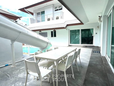 Pet-Friendly 4-Bedroom Villa For Sale, Seabreeze Villa Pattaya (ID 2259918)