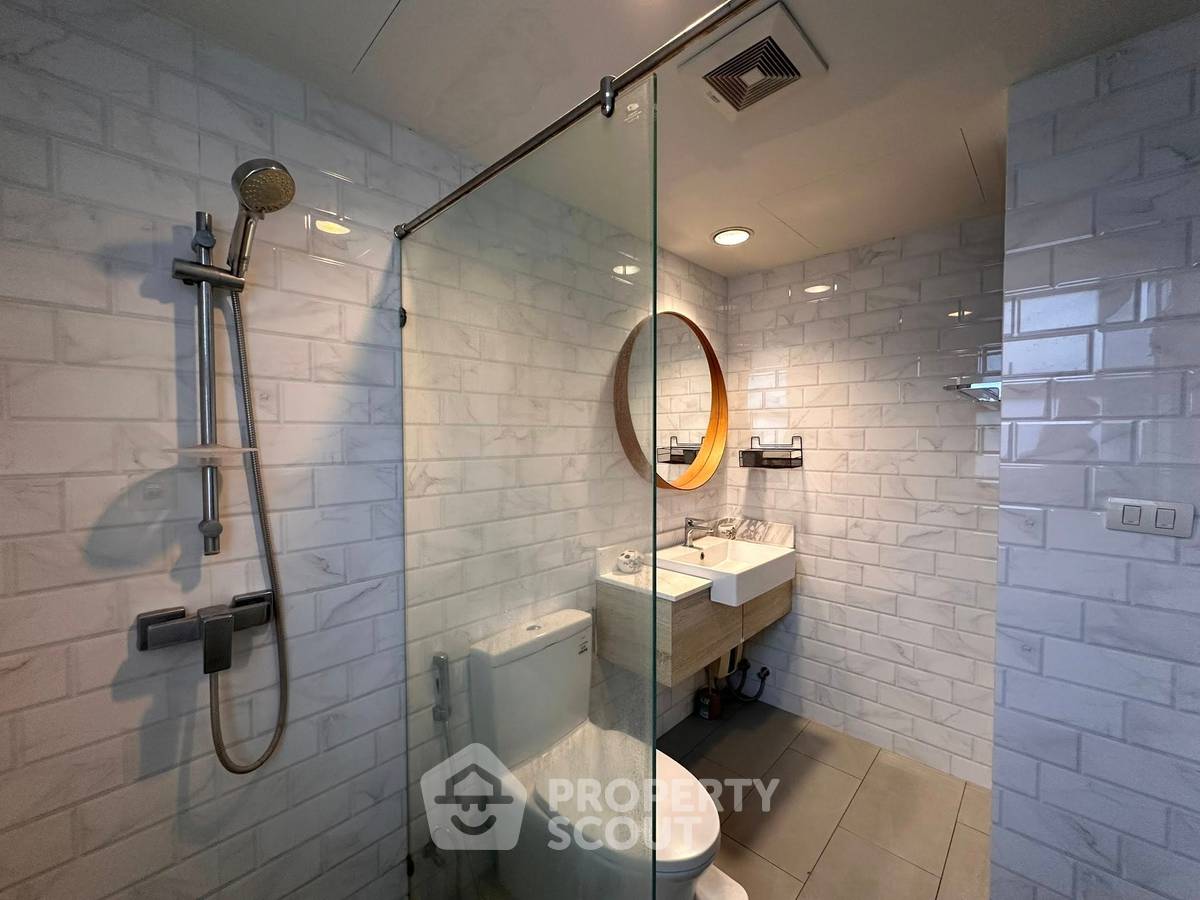 picture 3-BR 85 Sqm Condo For Sale at The Kris Ratchada 17, 400m to MRT Sutthisan (ID 2280401) - 11/12