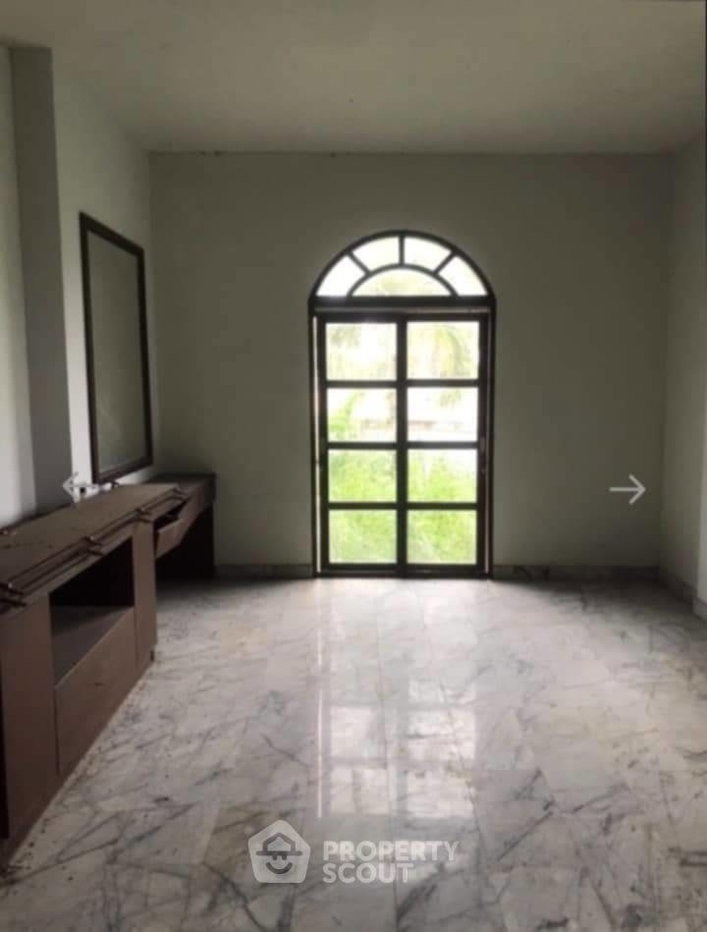 picture Pet-Friendly 3-BR House With Big Land, Pong Near Pattaya (ID 1602552) - 4/6