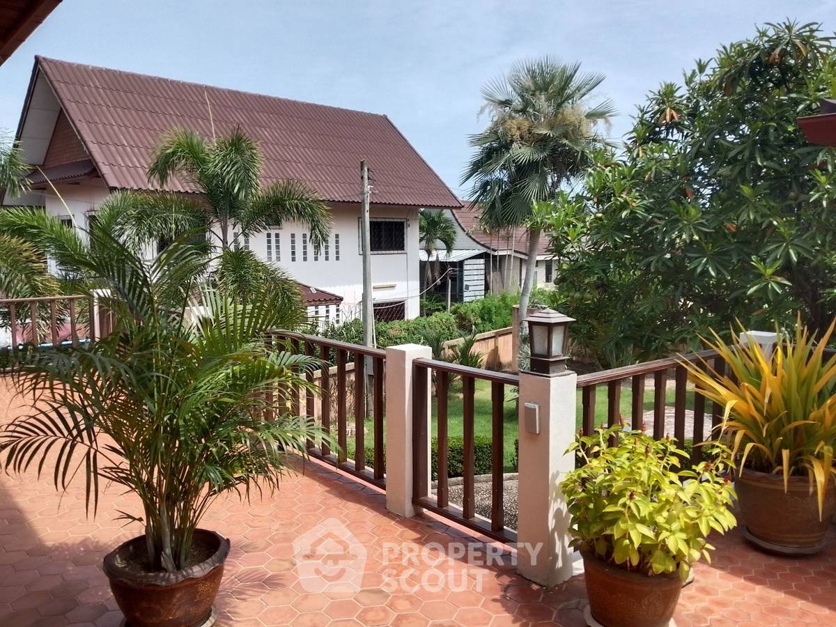 รูป วิลล่า 3 ห้องนอน พื้นที่ 300 ตร.ม. สำหรับขาย ใน ห้วยใหญ่ ชลบุรี (ID 2146445) - รูปที่ 15/18