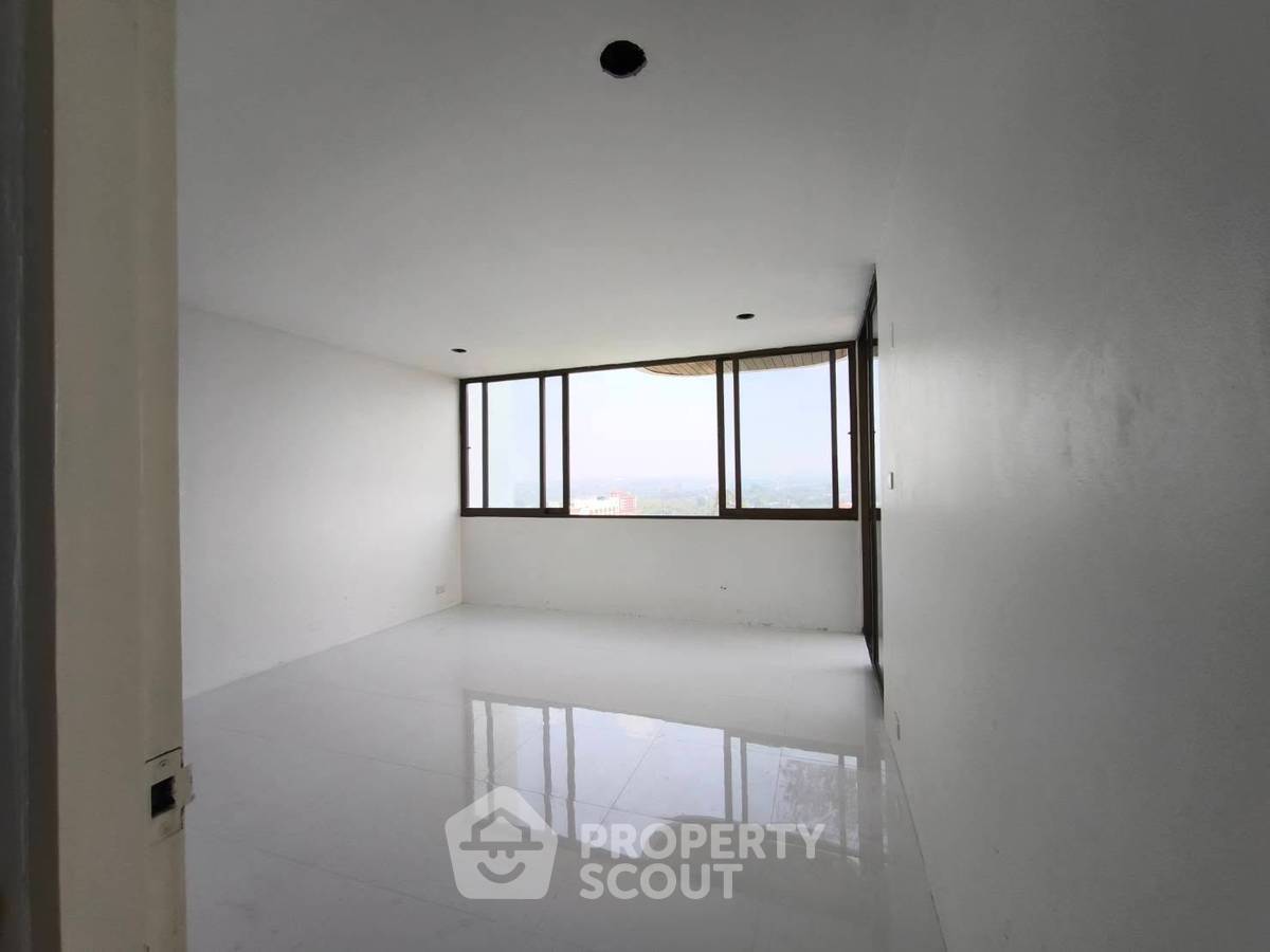 รูป คอนโด 2 ห้องนอน 147 ตร.ม. ชั้น 12 Sunshine Beach Condotel พัทยา (ID 2085148) - รูปที่ 8/9