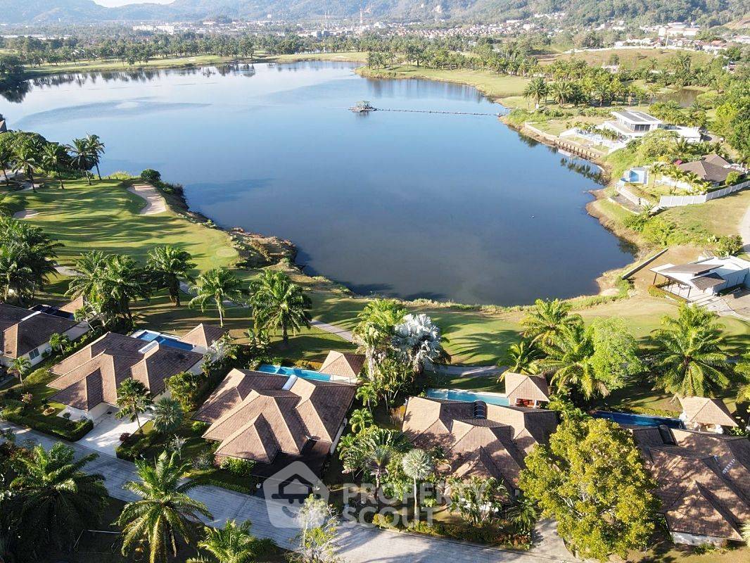 picture Pet-Friendly 3-BR Villa For Sale, Loch Palm Garden Villa (ID 2293979) - 3/14