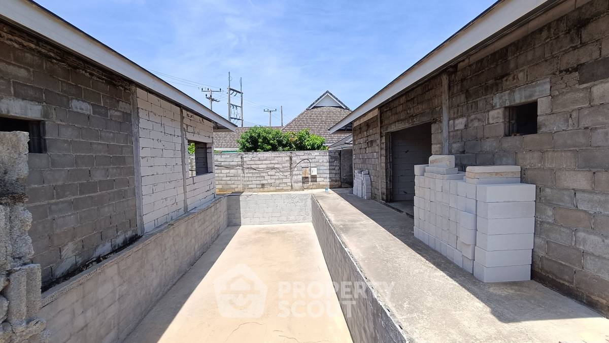 รูป วิลล่า 3 ห้องนอน สำหรับขาย บ้านวังพง ติดโซนปราณบุรี 250 ตร.ม. เลี้ยงสัตว์ได้ (ID 2090467) - รูปที่ 2/11