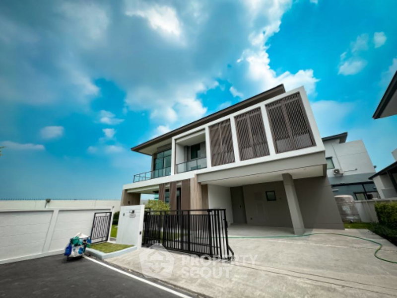 Houses for sale : Pet-Friendly 5-Bed House For Sale Bangkok Boulevard Bangna KM.5 (ID 1545369)