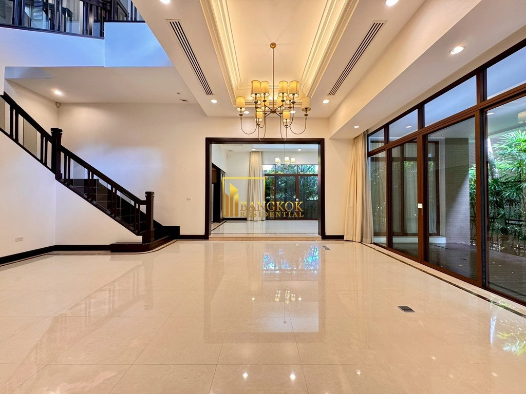 รูป Baan Sukhumvit 18 - Stunning 4 Bed House With Private Pool - BR28270SH - รูปที่ 2/45