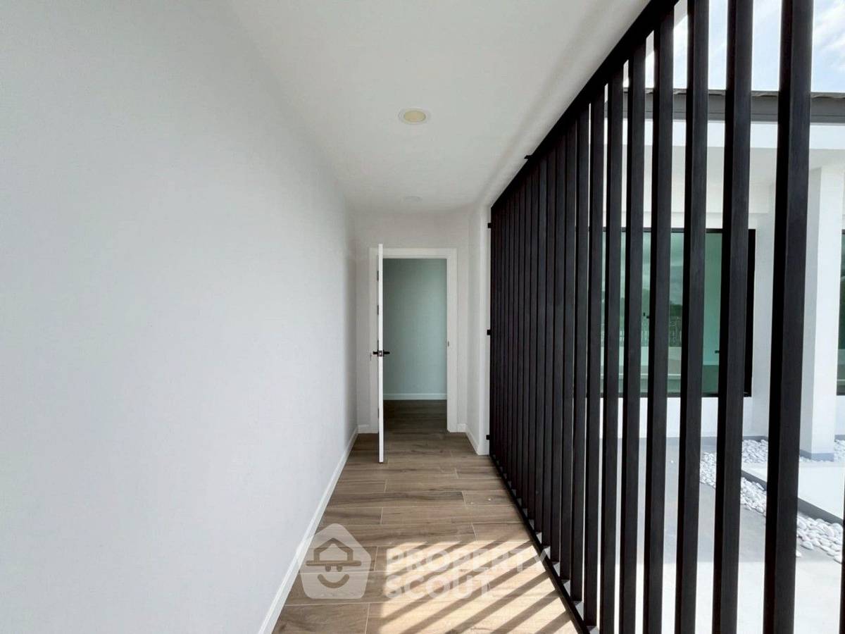 รูป บ้านเดี่ยว 4 ห้องนอน อนุญาตสัตว์เลี้ยง Horseshoe Point พง 400 ตร.ม. (ID 2109876) - รูปที่ 9/19