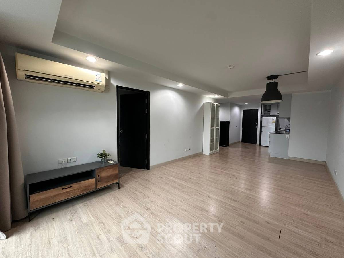 picture 3-BR 85 Sqm Condo For Sale at The Kris Ratchada 17, 400m to MRT Sutthisan (ID 2280401) - 1/12