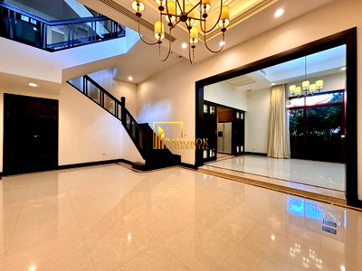 Houses for rent DONKI Mall Thonglor   : Baan Sukhumvit 18 - Stunning 4 Bed House With Private Pool - BR28270SH