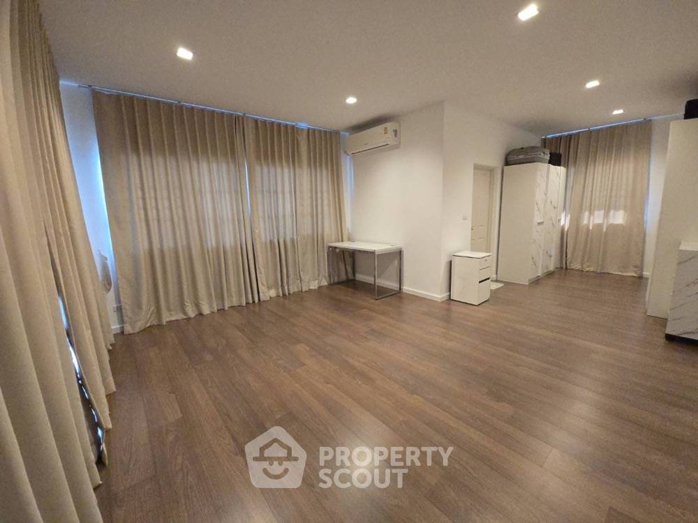 รูป บ้าน 4 ห้องนอน ขาย คาซ่า แกรนด์ อ่อนนุช-วงแหวน (เลี้ยงสัตว์ได้) (ID 1997435) - รูปที่ 9/18