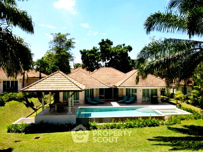 Houses for sale Patiphat Road Phuket : Pet-Friendly 3-BR Villa For Sale, Loch Palm Garden Villa (ID 2293979)