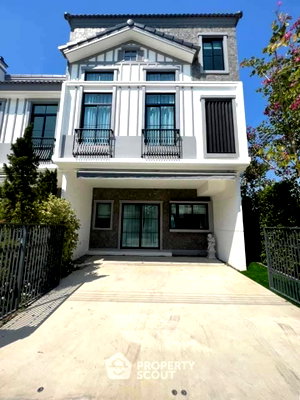 Houses for rent : 3-bedroom house for rent at Indy 5 Bangna Km.7 in Bang Kaeo, Bang Phli, Samut Prakan. The home offers 134 sq m of living space and is available for rent at THB 45,000 per month. Suitable for residents looking for a spacious home in the Bangna Km.7 area. Pets are not permitted. (ID 2296124)