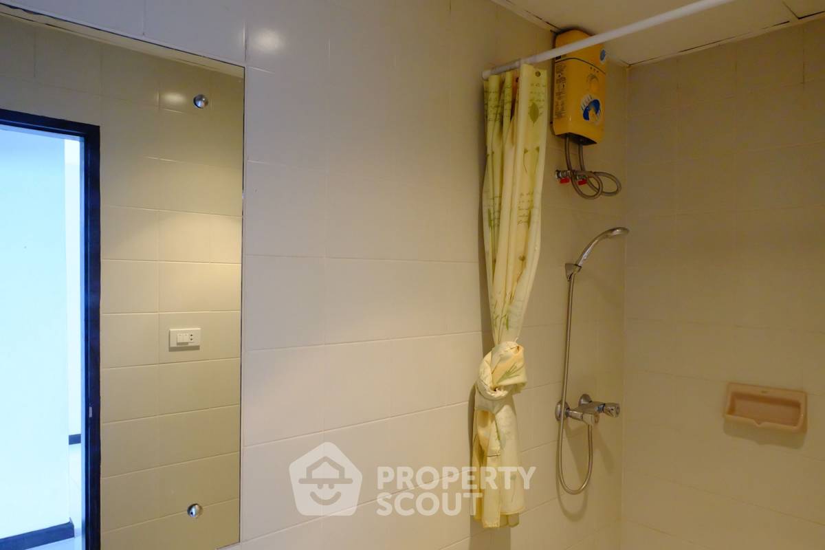 picture High-Floor 2-BR 91 Sqm At Top View Tower Condo, 300m to BTS Thong Lor (ID 882906) - 15/27
