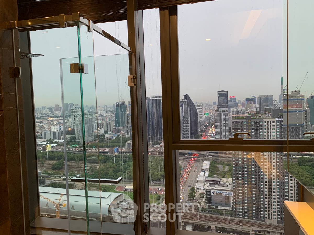 รูป คอนโด 2 ห้องนอน ชั้น 35 The Esse At Singha Complex ใกล้ MRT เพชรบุรี (ID 436782) - รูปที่ 3/7