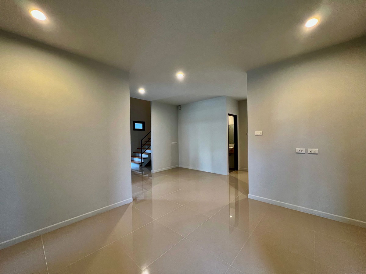 รูป ขายบ้านเดี่ยวสไตล์โมเดิร์น Living Loft ลำลูกกา คลอง 9 | หรูหรา กว้างขวาง วัสดุพรีเมียม พร้อมเข้าอยู่ - รูปที่ 12/25