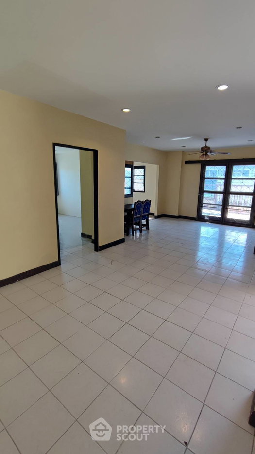 รูป บ้าน 4 ห้องนอน สำหรับขาย 320 ตร.ม. โคกแฝด หนองจอก (เลี้ยงสัตว์ได้) (ID 1466983) - รูปที่ 4/22