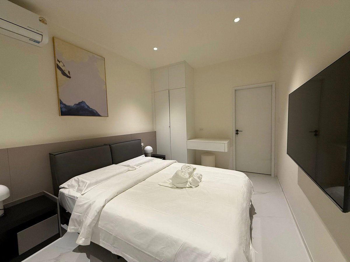 รูป Suksabai Pool Villa – บ้านพักพร้อมสระว่ายน้ำ สำหรับเช่า บ้านขนาดใหญ่ รองรับการอยู่อาศัยหรือทำธุรกิจ 5 ห้องนอน 6 ห้องน้ำ - รูปที่ 13/15