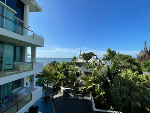 The Sanctuary Wong Amat – Beachfront Pattaya, 2bedroom2bathroom, Rent price 80,000 baht/month