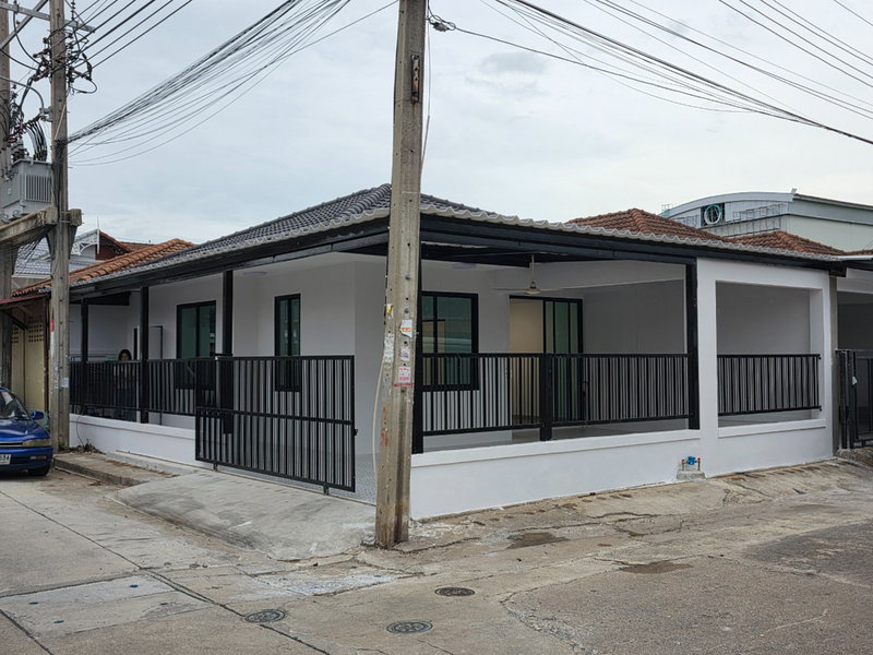 ขายทาวน์โฮม : ขายบ้านพฤกษา 3 วัดลาดปลาดุก หลังมุม 23.9 ตร.ว. ตกแต่งใหม่ทั้งหลัง_BL168