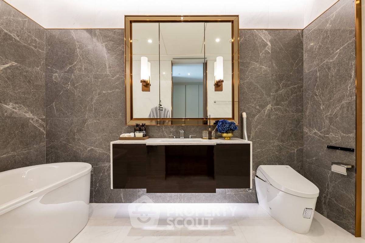 picture Well-Priced 1-BR 87 Sqm Condo At Sindhorn Tonson, BTS Ratchadamri (ID 1002260) - 23/25