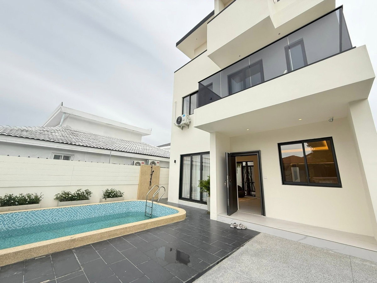 รูป Suksabai Pool Villa – บ้านพักพร้อมสระว่ายน้ำ สำหรับเช่า บ้านขนาดใหญ่ รองรับการอยู่อาศัยหรือทำธุรกิจ 5 ห้องนอน 6 ห้องน้ำ - รูปที่ 1/20