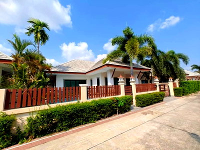 Houses for sale Chonburi : Brand New Pool Villa in Pattaya — Dusit View Village Never occupied. Ready to move in! 3 Bedrooms, 3 Bathrooms