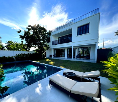 เช่าบ้านเดี่ยว ชลบุรี : บ้านหรู British Executive – มาบประชัน ค่าเช่า: 180,000 บาท/เดือน 5(+1) ห้องนอน | 7 ห้องน้ำ