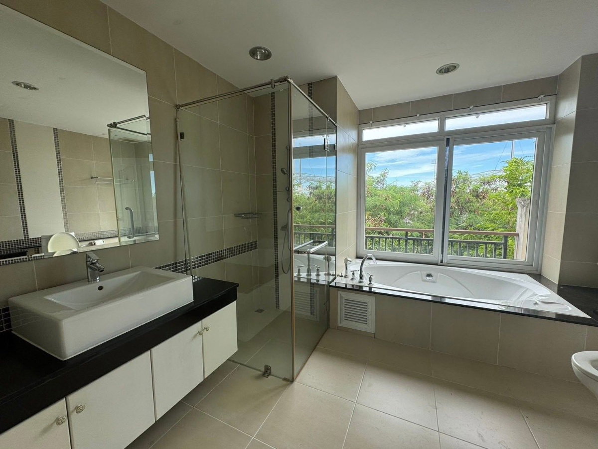 รูป บ้านเดี่ยวหรู 4 ห้องนอน 3 ห้องน้ำ พร้อมจากุซซี่ – ถนนทุ่งกลมตาลหมัน พัทยา - รูปที่ 10/16