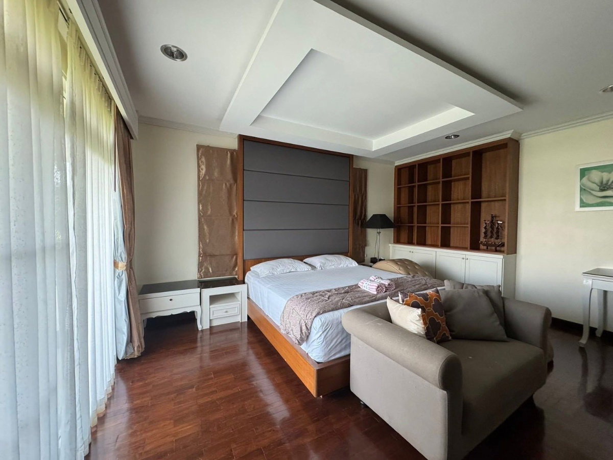 รูป บ้านเดี่ยวหรู 4 ห้องนอน 3 ห้องน้ำ พร้อมจากุซซี่ – ถนนทุ่งกลมตาลหมัน พัทยา - รูปที่ 11/16