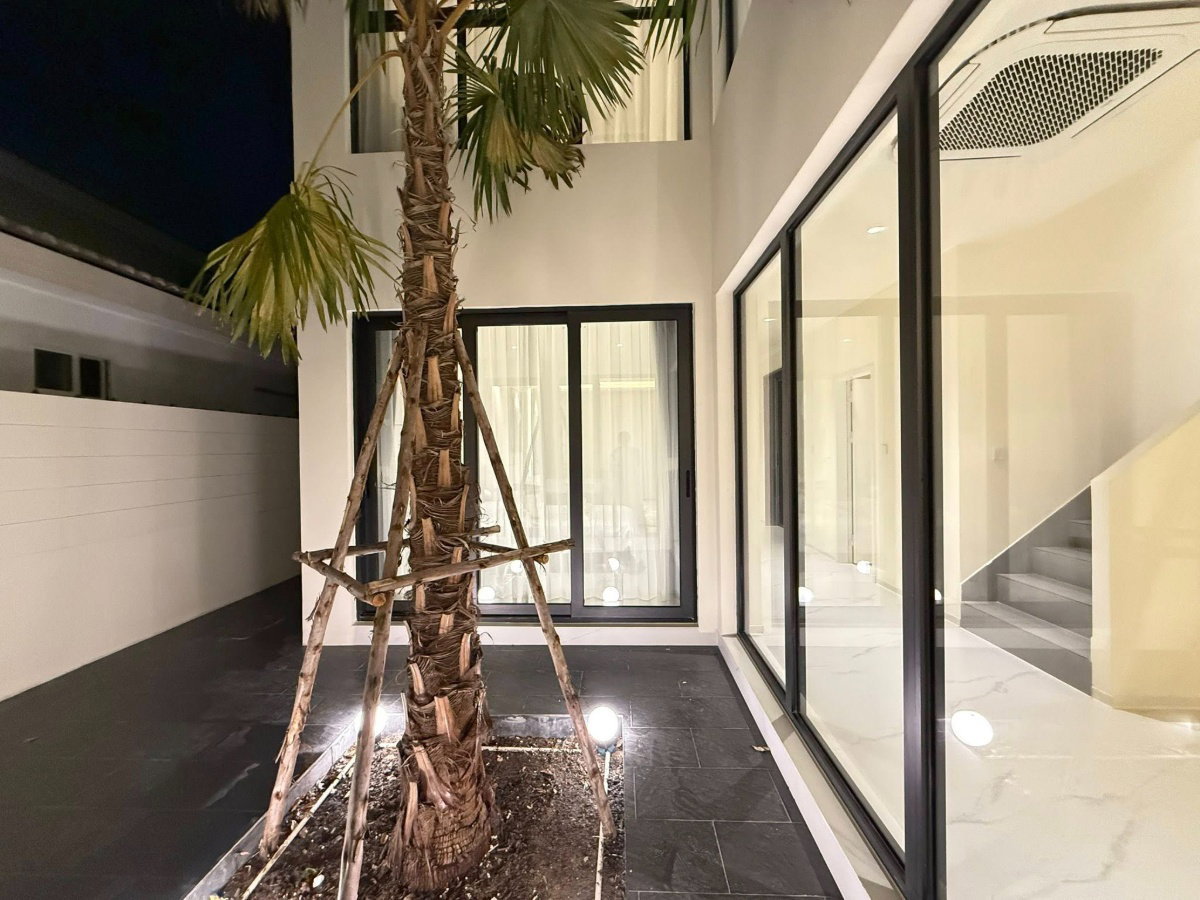 รูป Suksabai Pool Villa – บ้านพักพร้อมสระว่ายน้ำ สำหรับเช่า บ้านขนาดใหญ่ รองรับการอยู่อาศัยหรือทำธุรกิจ 5 ห้องนอน 6 ห้องน้ำ - รูปที่ 14/20