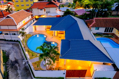 Houses for sale Chonburi : Luxury Pool Villa – Mabprachan  Now only 12 MB! (Down from 14 MB)  3 Bedrooms | 4 Bathrooms | Private Pool  Spacious 149 sq.w.