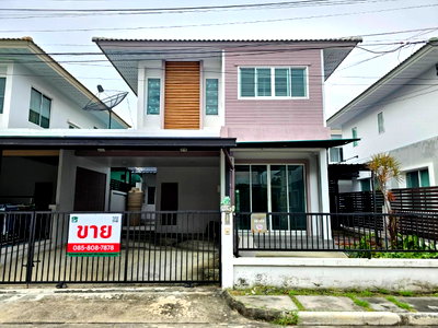 ขายบ้านแฝด : ขายบ้านแฝด หมู่บ้านกรูฟวิลล์ บางนา 4 ห้องนอน 2 ห้องน้ำ ใกล้เมกาบางนา เข้าออกได้หลายทาง
