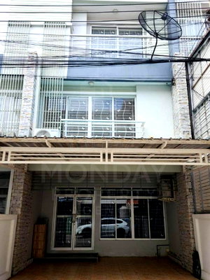 Townhouses for sale Tesco Lotus Srinakarindra : 📌 Urgently for sale : Flora Ville Srinakarin-Thaparak MD-94001 