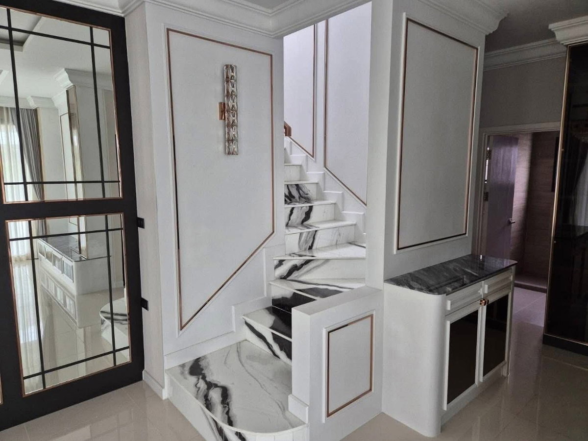 รูป 🍃Baan&buildin070925🍃 💚Luxury ได้ในราคาแค่ 13 ล้าน 🏡🛁 ตกแต่งครบ ฟอร์พร้อมอยู่   📌โครงการบ้านแกรนด์บริทาเนีย ราชพฤกษ์-พระราม 5 - รูปที่ 6/18