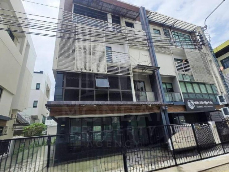 Home office for sale : Home Office for Sale ​🔥🔥 Special Price at DISTRICT Ekkamai-Ramintra MD-84769
